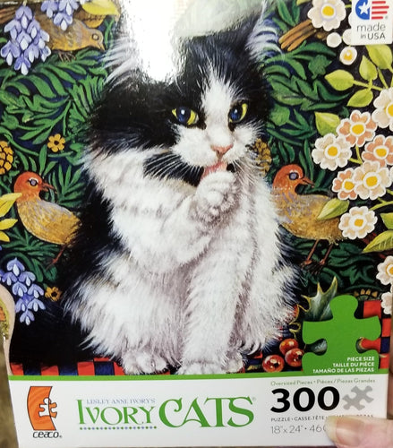 300 pc Oversize Leslie Ann Ivory's  Ivory Cats
