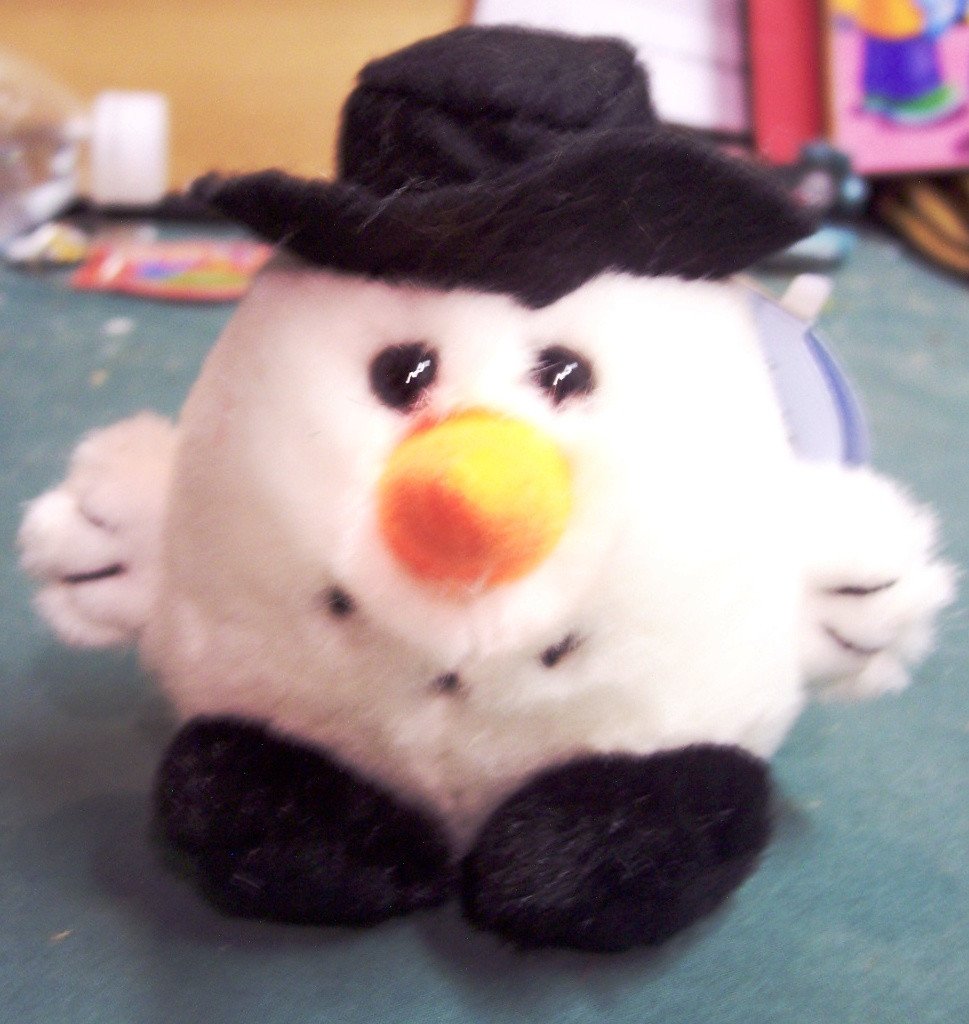Blizzard the Snowman  Cushy Critter